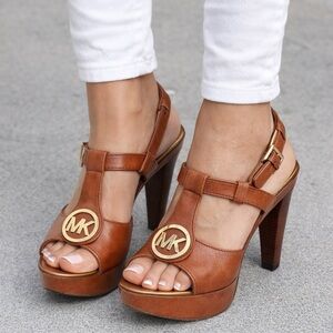 Michael Kors Brown Leather Platform Heels MK Logo Gold T-Strap Sandals Size 7.5M